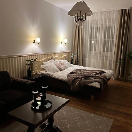 Hotel Saku Mois & Saku Manor Zewnętrze zdjęcie