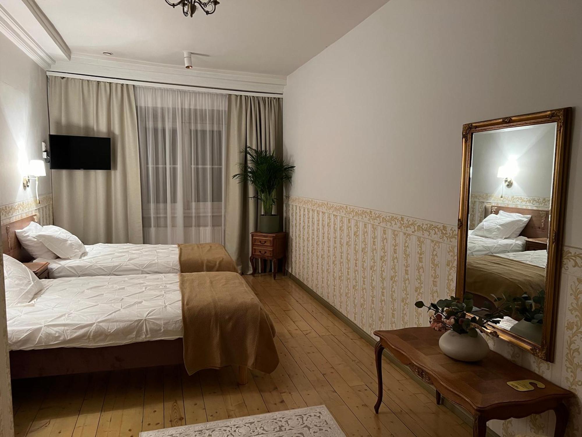 Hotel Saku Mois & Saku Manor Zewnętrze zdjęcie