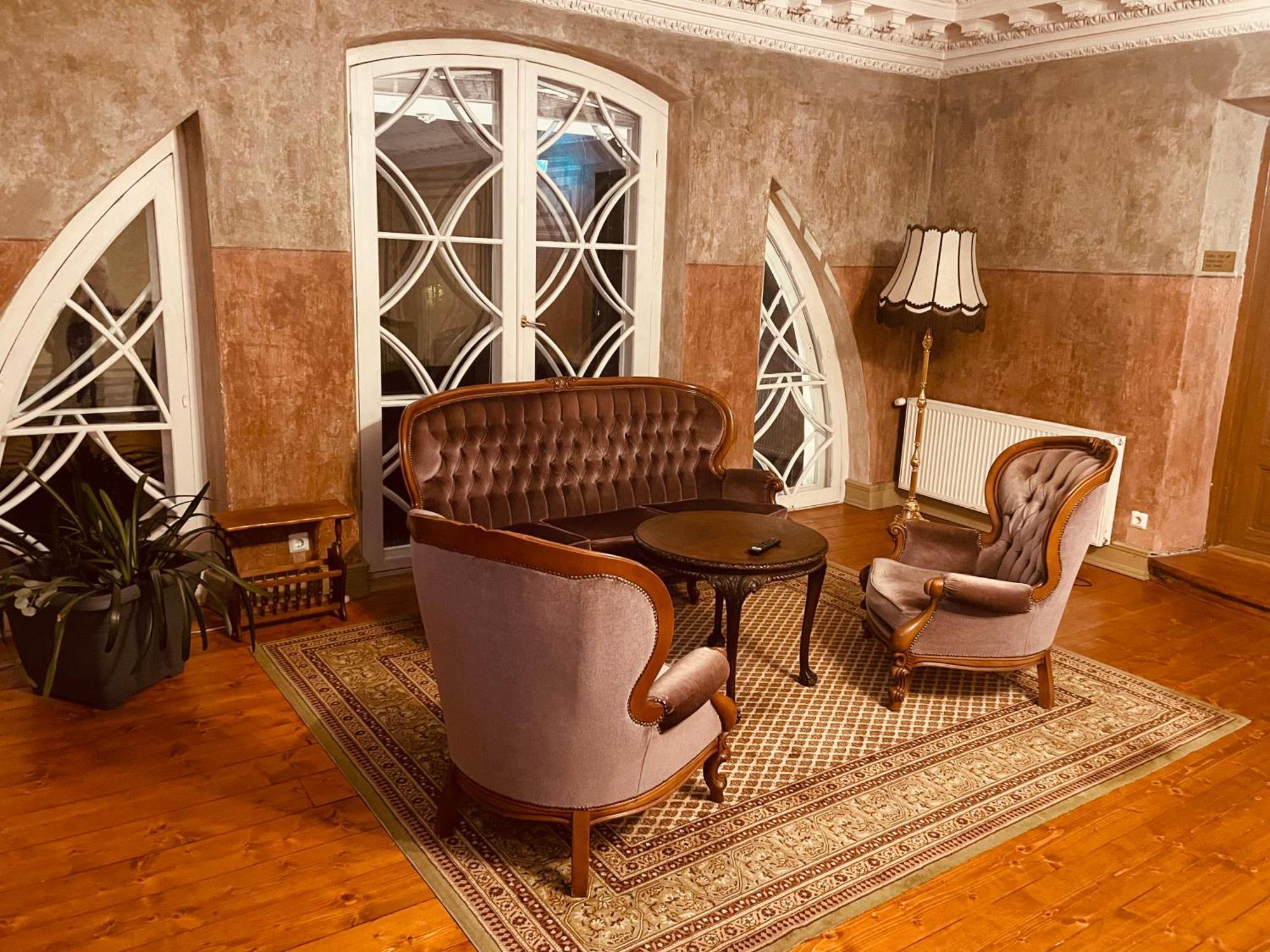 Hotel Saku Mois & Saku Manor Zewnętrze zdjęcie