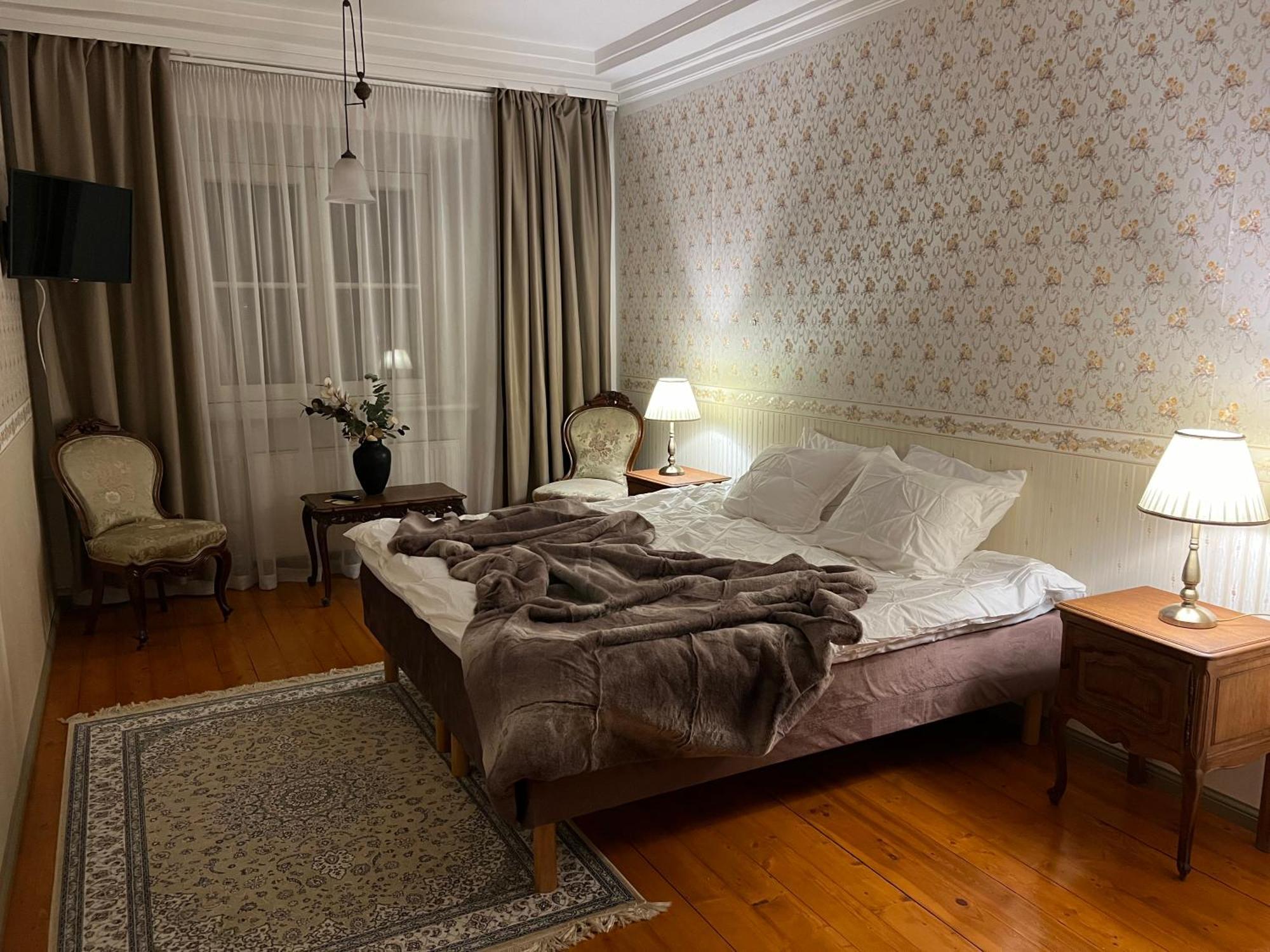 Hotel Saku Mois & Saku Manor Zewnętrze zdjęcie