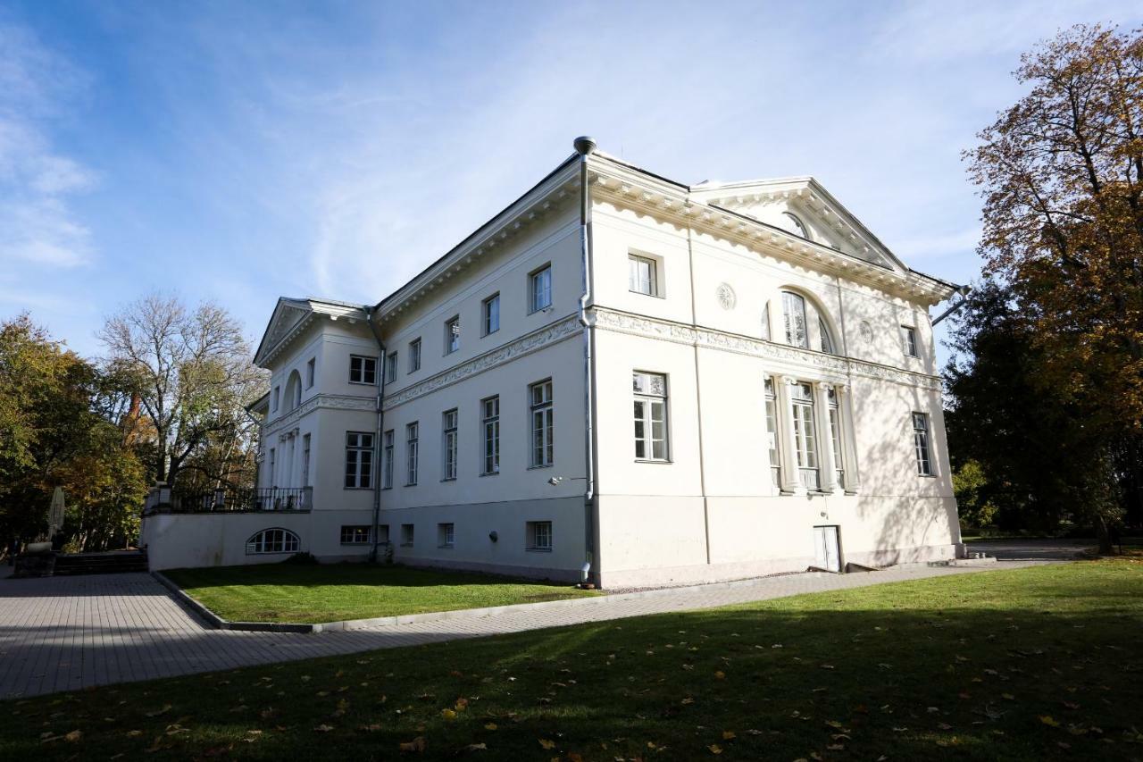 Hotel Saku Mois & Saku Manor Zewnętrze zdjęcie