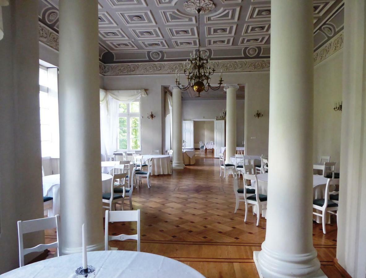 Hotel Saku Mois & Saku Manor Zewnętrze zdjęcie