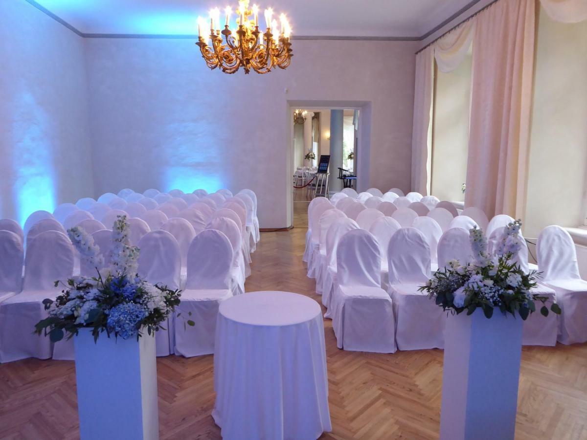 Hotel Saku Mois & Saku Manor Zewnętrze zdjęcie