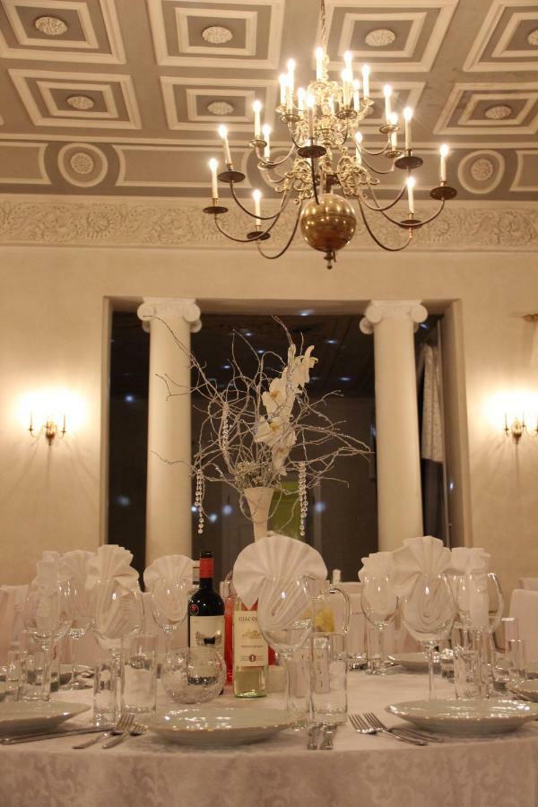 Hotel Saku Mois & Saku Manor Zewnętrze zdjęcie